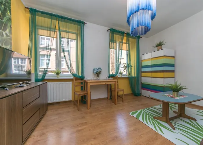 14 Przy Ul. Dlugiej *